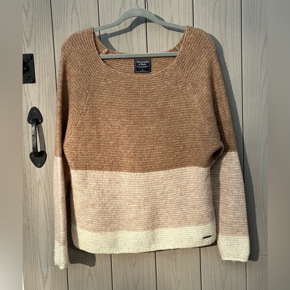 Abercrombie & Fitch Sweaters - Abercrombie & Fitch Tan and Cream Scoop Neck Sweater